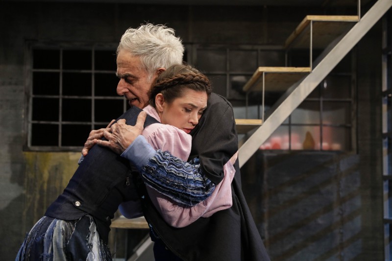 Las manos de Eduviges al nacer